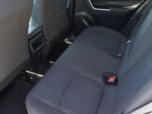 Used 2019 Toyota RAV4 LE FWD image 15