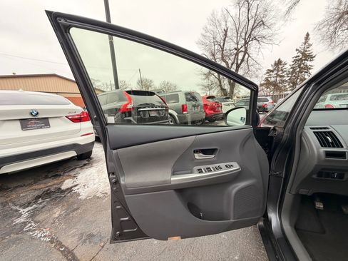 Used 2012 Toyota Prius V Three image 11