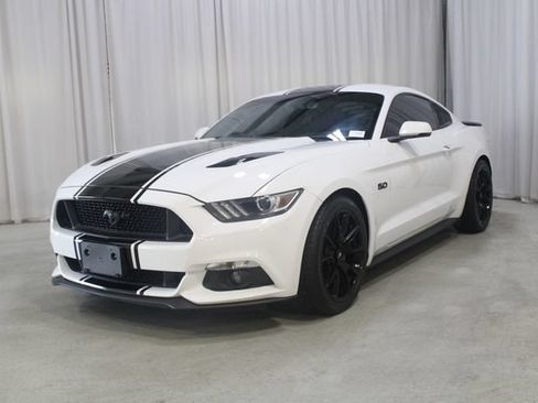Used 2017 Ford Mustang GT Premium w/ Equipment Group 401A RWD image 35
