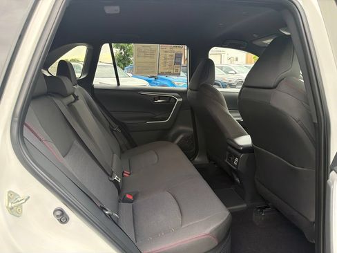 Used 2025 Toyota RAV4 SE AWD/4WD image 15