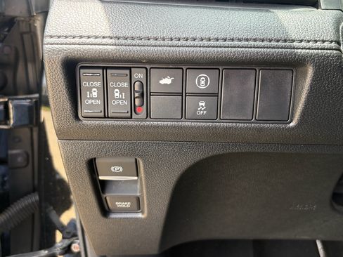 Used 2024 Honda Odyssey EX-L image 10