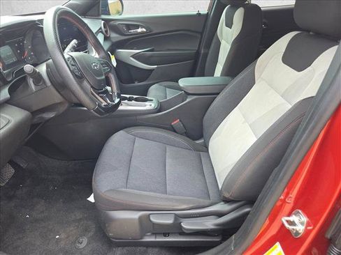 Used 2024 Chevrolet Trax RS w/ Driver Confidence Package FWD image 17