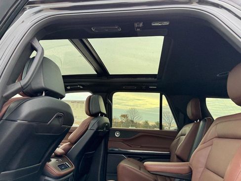 New 2025 Lincoln Navigator L Reserve image 11