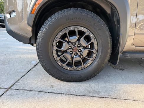 Certified 2022 Nissan Frontier PRO-4X w/ Pro-4X Premium Package AWD/4WD image 11