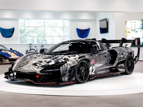 Used 2020 McLaren Senna RWD image 3