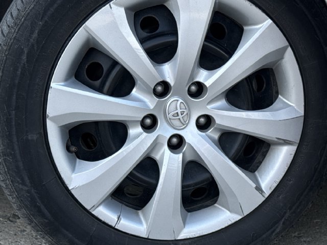 Used 2024 Toyota Corolla LE FWD image 11