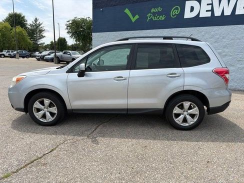 Used 2015 Subaru Forester 2.5i Premium w/ All-Weather Package AWD/4WD image 2
