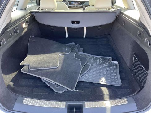 Used 2019 Buick Regal Essence w/ Driver Confidence Package I image 8