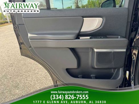 Used 2025 Ford Expedition Active image 31