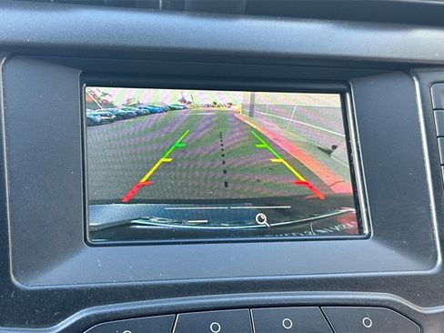 Used 2018 Ford Fusion SE image 18