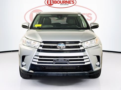 Used 2019 Toyota Highlander XLE AWD/4WD image 5