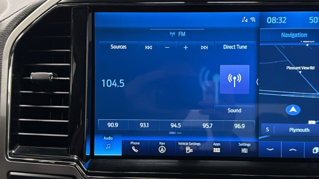 Used 2022 Ford F250 Lariat w/ Black Appearance Package AWD/4WD image 29