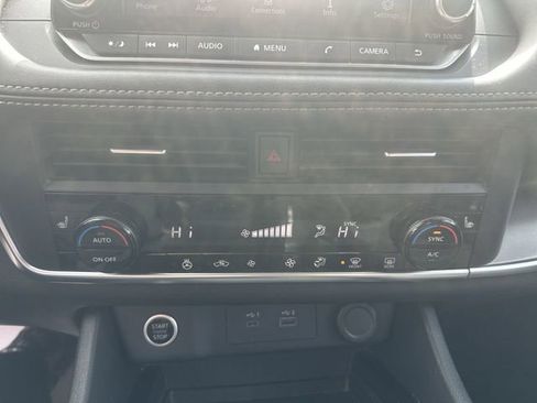 Used 2023 Nissan Rogue SV w/ SV Premium B Package image 19