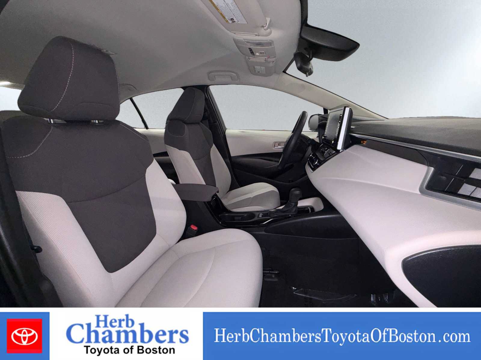 Used 2020 Toyota Corolla LE FWD image 17