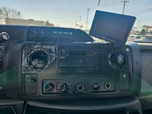 Used 2017 Ford E-450 and Econoline 450 Super Duty w/ Power Windows & Locks Group RWD image 16