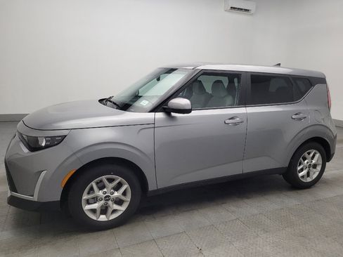 Used 2025 Kia Soul LX w/ LX Technology Package image 2