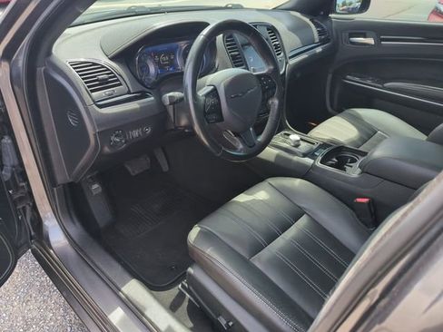 Used 2019 Chrysler 300 S RWD image 10