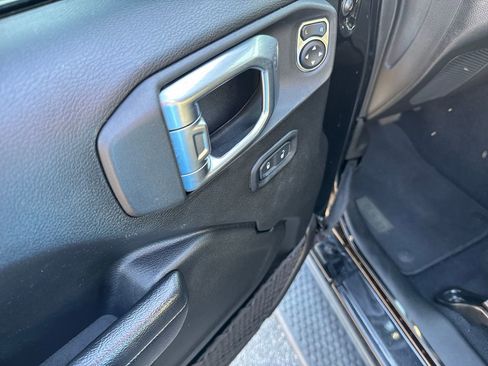 Used 2022 Jeep Wrangler Unlimited Sport image 11