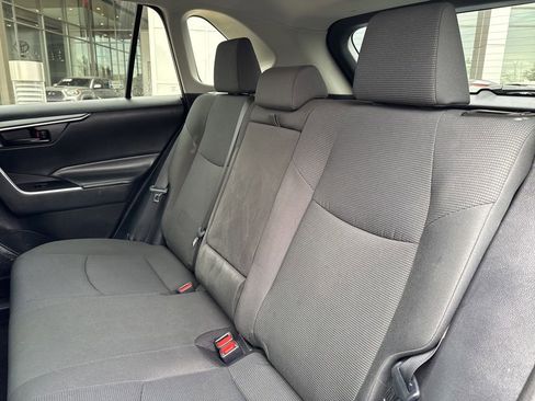 Used 2020 Toyota RAV4 LE image 16