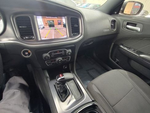 Used 2017 Dodge Charger SXT w/ Blacktop Package RWD image 19