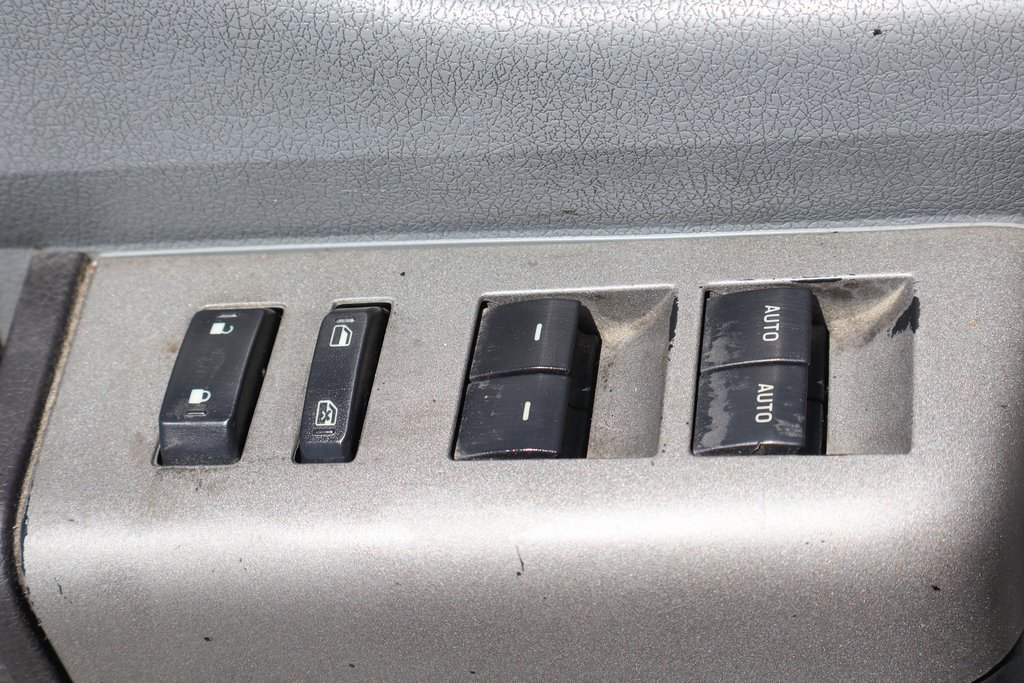 Used 2016 Ford F650 2WD Crew Cab Super Duty image 15