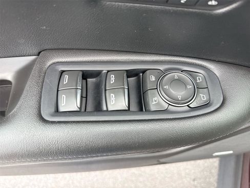 Used 2017 Cadillac XT5 Luxury w/ Driver Awareness Package AWD/4WD image 12