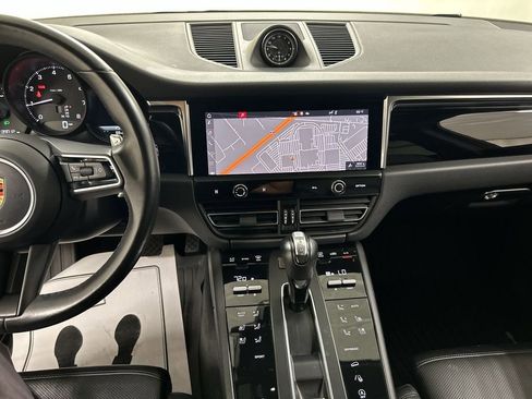 Used 2023 Porsche Macan AWD/4WD image 19