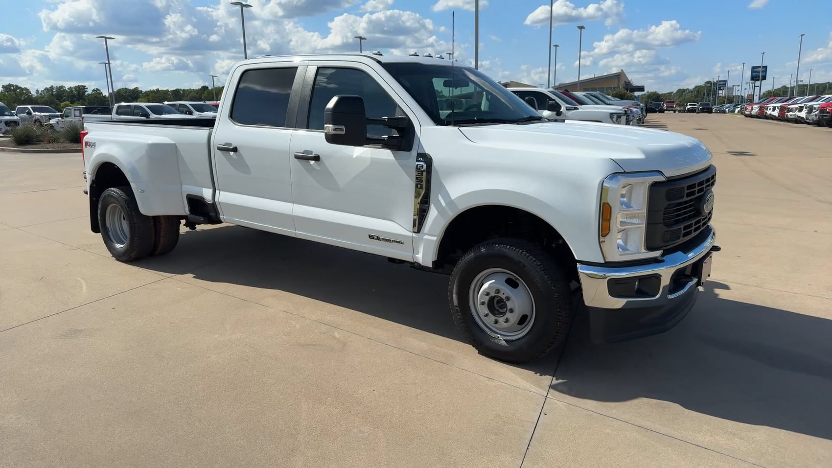 Used 2025 Ford F350 XL AWD/4WD image 3