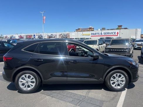 Used 2025 Ford Escape Active FWD image 6