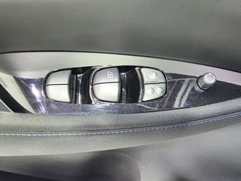 Used 2022 Nissan Leaf SV w/ SV Technology Package image 23