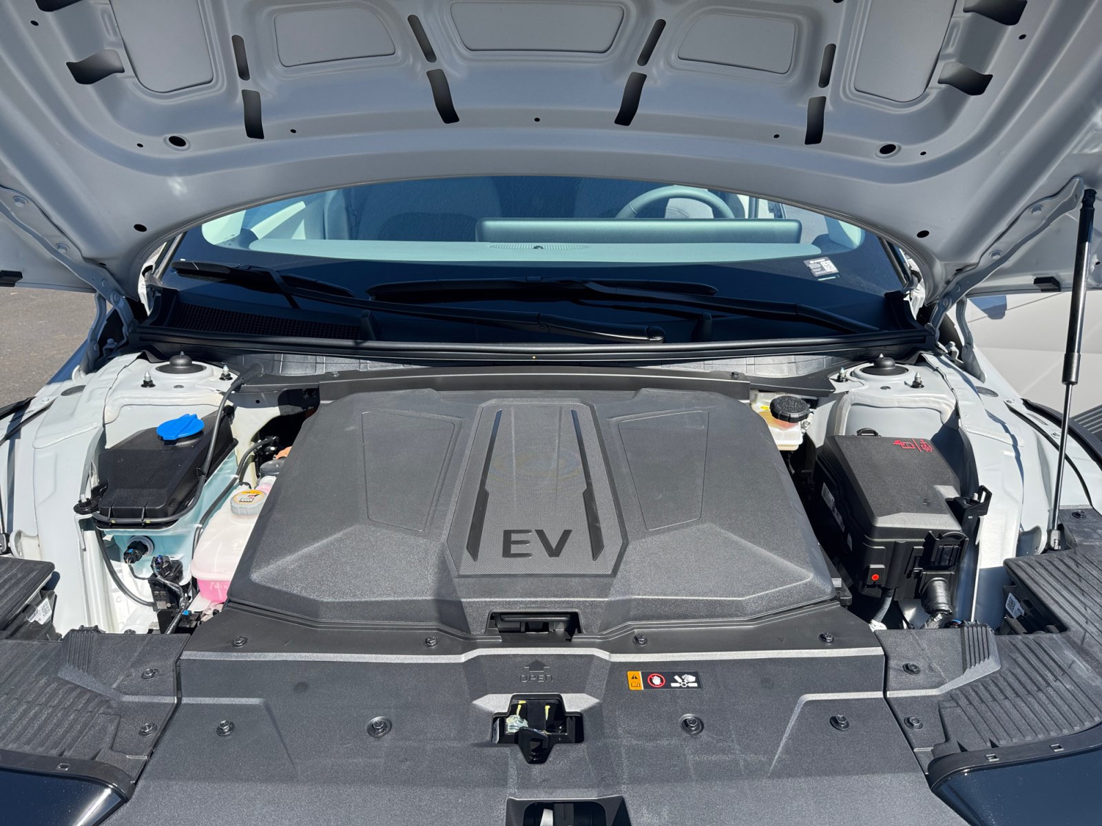 New 2027 Hyundai Ioniq 5 SE AWD/4WD image 18