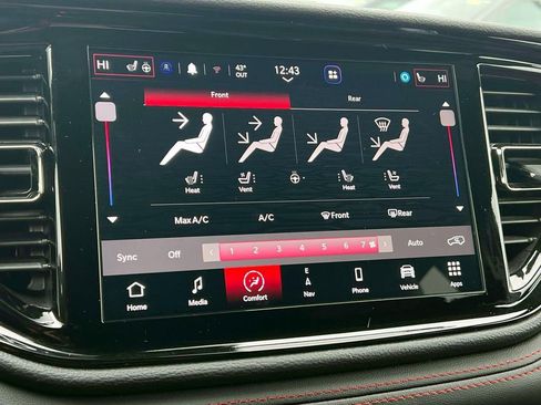 Certified 2025 Dodge Durango GT AWD/4WD image 31