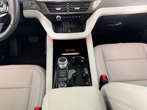 Used 2025 Ford Explorer Platinum w/ Ultimate Package image 16