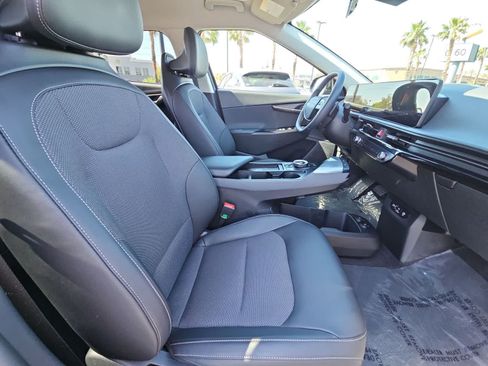 Used 2025 Kia EV6 Light w/ Light LR Technology Package RWD image 18
