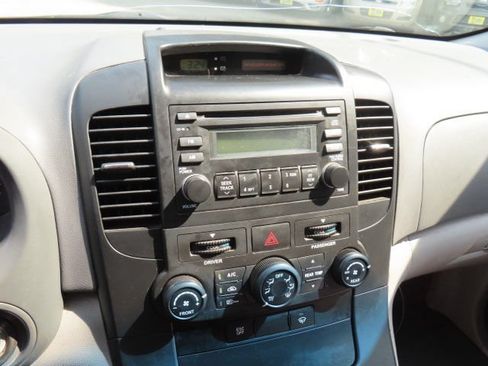 Used 2008 Kia Sedona LX FWD image 22