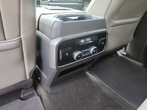 Used 2019 Ford Expedition XLT w/ Equipment Group 202A RWD image 31