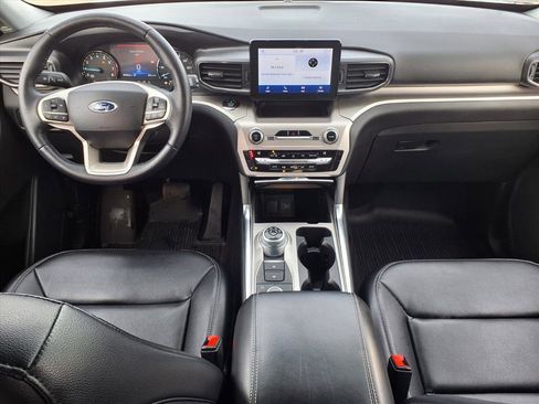 Used 2021 Ford Explorer XLT w/ Equipment Group 202A image 10