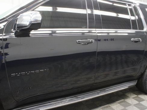 Used 2023 Chevrolet Suburban Premier image 42