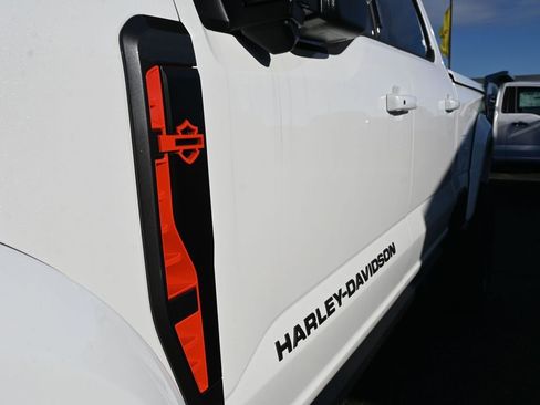 New 2026 Ford F250 Lariat w/ Black Appearance Package image 5