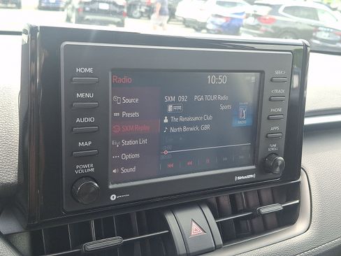 Used 2022 Toyota RAV4 XLE AWD/4WD image 16