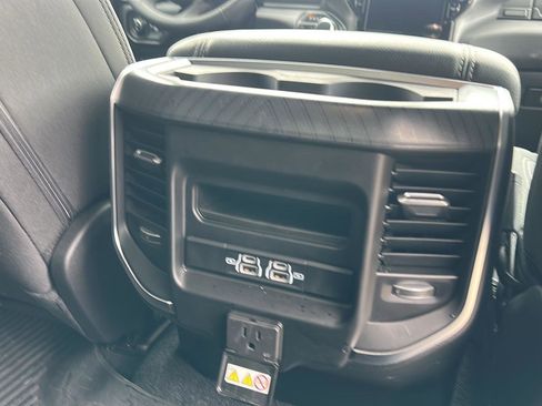 Used 2025 RAM 1500 Big Horn AWD/4WD image 17