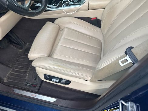 Used 2019 BMW X7 xDrive40i w/ Premium Package AWD/4WD image 9