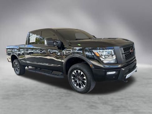 Used 2021 Nissan Titan PRO-4X w/ Pro-4x Convenience Package AWD/4WD image 2
