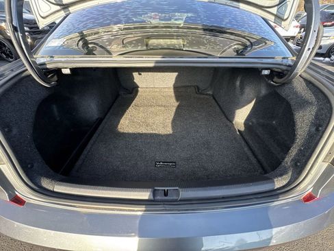 Used 2017 Volkswagen Passat 1.8T R-Line image 22