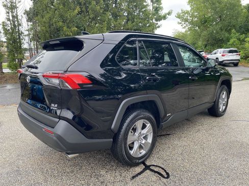 Used 2025 Toyota RAV4 XLE w/ Convenience Package AWD/4WD image 8