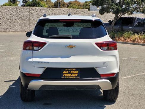 Used 2023 Chevrolet TrailBlazer LT FWD image 5