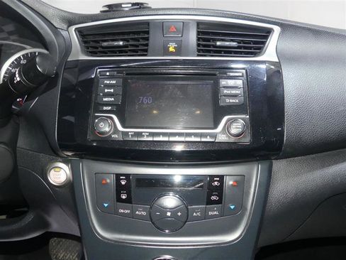 Used 2018 Nissan Sentra SV image 34