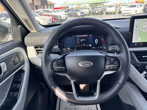 Used 2025 Ford Explorer Platinum w/ Ultimate Package AWD/4WD image 14