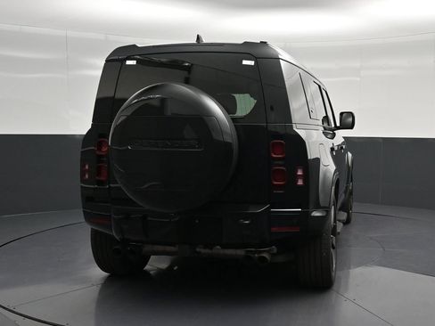 Used 2024 Land Rover Defender 110 X-Dynamic SE AWD/4WD image 2