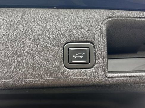 Used 2022 GMC Terrain SLE w/ Driver Convenience Package FWD image 20